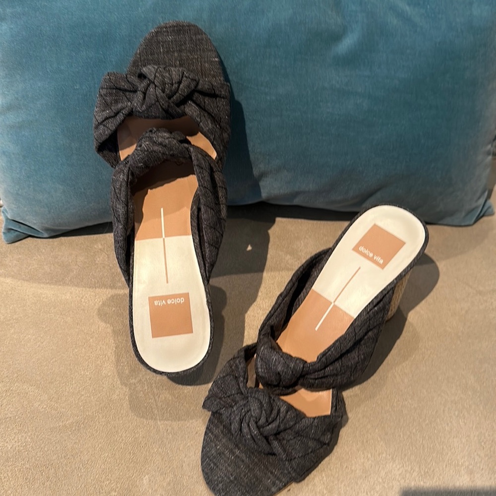 Dolce vita 10M sandal grey knotted fabric round corded rope heels